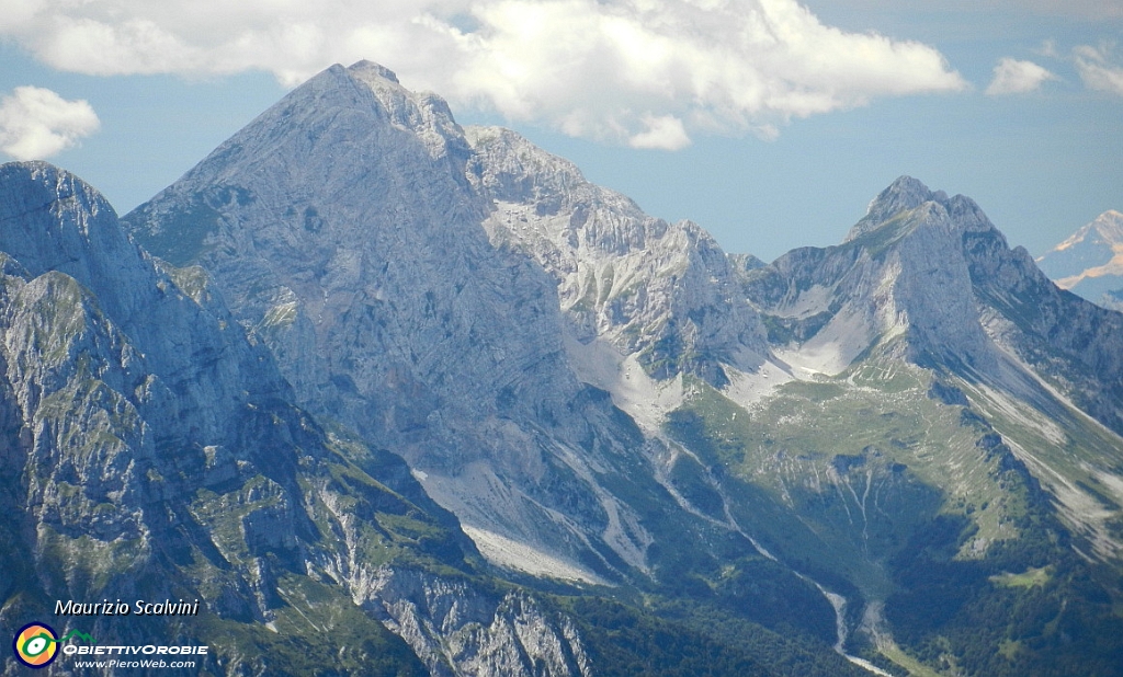 22 Zoom su Arera e Corna Piana.....JPG